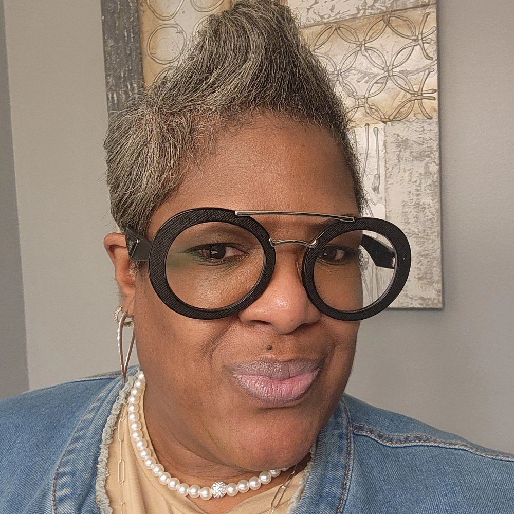 Meet your Posher, Michele